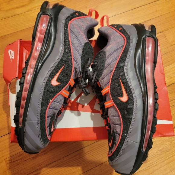 Sneakers - Picture 9 of 11